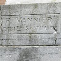 VANNIER Paul Sculpteur sur le monument