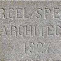 SPENDER Marcel Architecte sur le monument