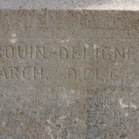 DROUIN-DELIGNE Raoul Architecte sur le monument