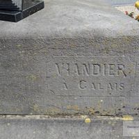 VIANDIER Père & Fils Marbrier sur le monument