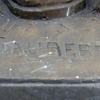 MAUBERT Louis Sculpteur sur le monument