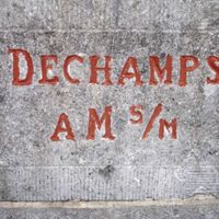 DÉCHAMPS Marbrier sur le monument
