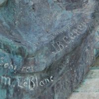 LEBLANC M. Sculpteur sur le monument