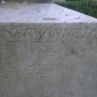 SERVONNET Entrepreneur sur le monument