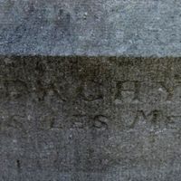 PACHY D. Marbrier sur le monument