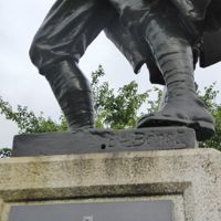 BÉNET Eugène Paul Sculpteur sur le monument