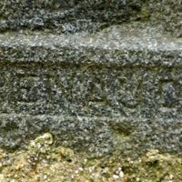 RENAUD Francis Sculpteur sur le monument