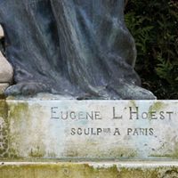 L'HOËST Eugène Léon Sculpteur sur le monument
