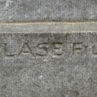 BLASE Eugène Entrepreneur de monuments funéraires sur le monument