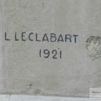LECLABART Louis Sculpteur sur le monument
