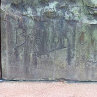 BRETON Charles Sculpteur sur le monument