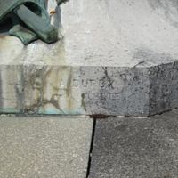 DUPUY A. Architecte sur le monument