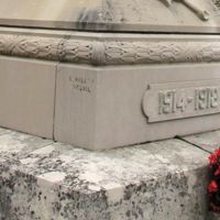 HALLEY Georges Marbrier-Sculpteur sur le monument