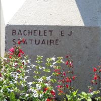 BACHELET Émile Just Sculpteur sur le monument