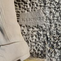 SCHULTZ Albert Sculpteur sur le monument