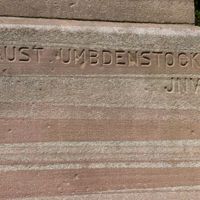 UMBDENSTOCK Gustave Architecte sur le monument