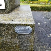GUESNON Marbrier sur le monument