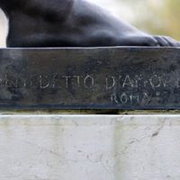 D'AMORE Benedetto Sculpteur sur le monument