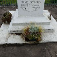 PELISSARD Honoré Marbrier sur le monument