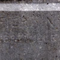 FIERLAIN Marbrier sur le monument