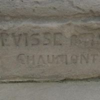 DEVISSE Marbrier sur le monument