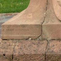 TRAUT Émile Sculpteur sur le monument