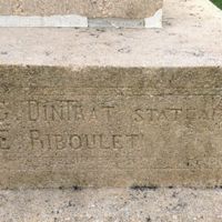 DINTRAT Gaston Sculpteur sur le monument